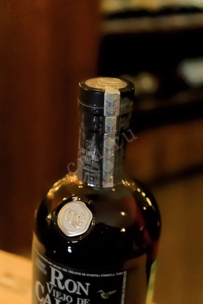 Пробка Viejo de Caldas Carta de Oro Anejo 8 years 0.7 л