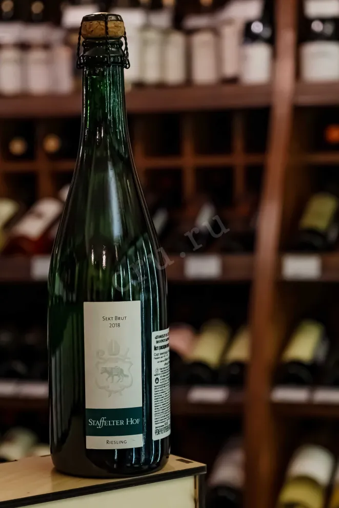В магазине Крю Профи Staffelter Hof Riesling Sekt Brut 2018 0.75 л