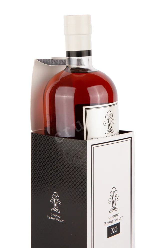Коньяк Пьер Валле ХО 0.7 в подарочной коробке