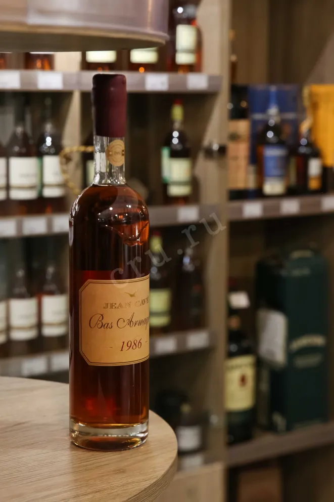 В магазине Крю Профи Jean Cave Vieil in gift box 1986 0.7 л