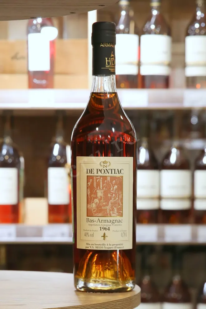 В магазине Крю Профи Bas-Armagnac De Pontiac wooden box 1964 0.7 л