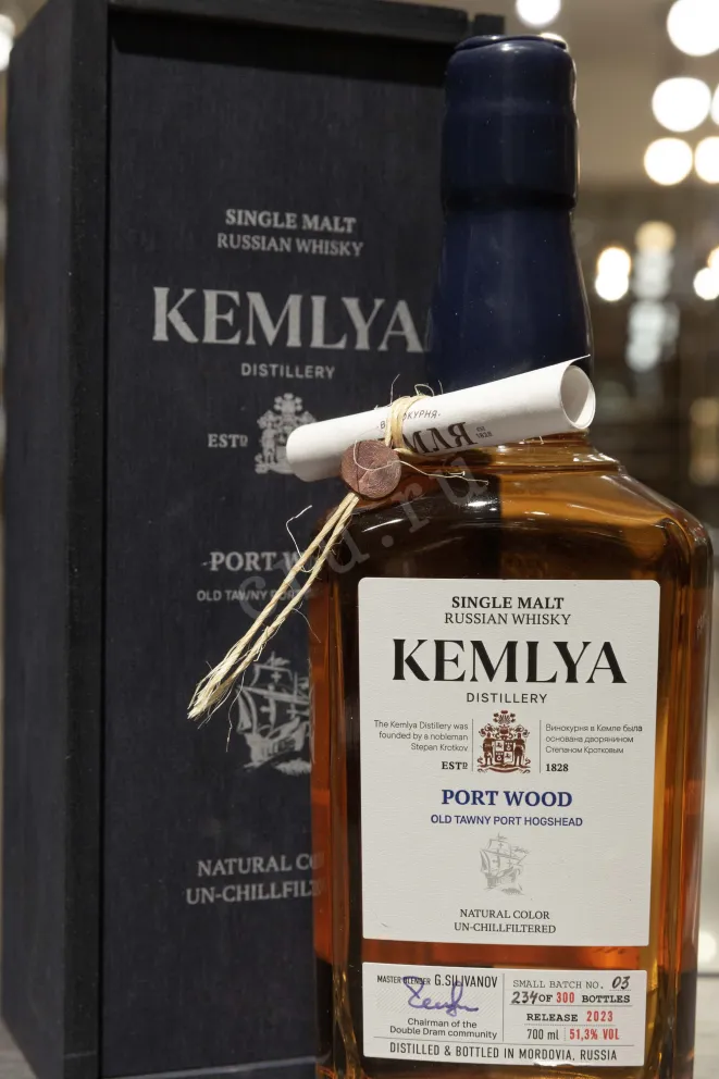 В магазине Крю Профи Kemlya Port Wood in wooden box 0.7 л