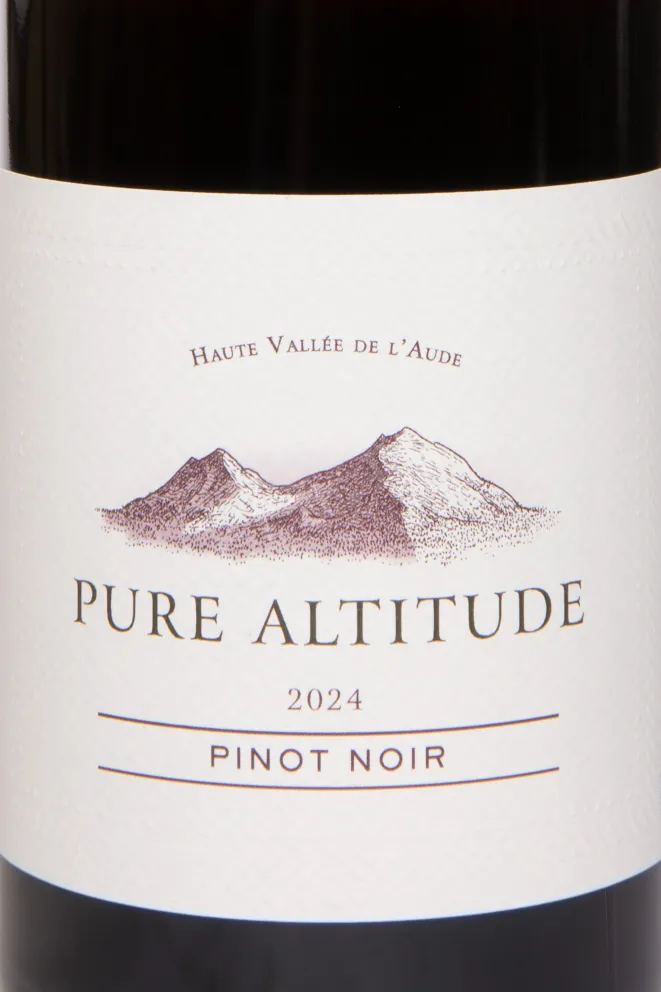 Этикетка Pure Altitude Pinot Noir IGP 2024 0.75 л