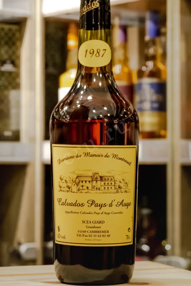 В магазине Крю Профи Domaine du Manoir de Montreuil Calvados Pays dAuge 1987 0.7 л