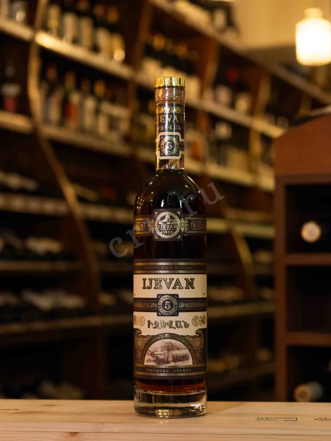 В магазине Крю Профи Ijevan 5 years in box 0.5 л