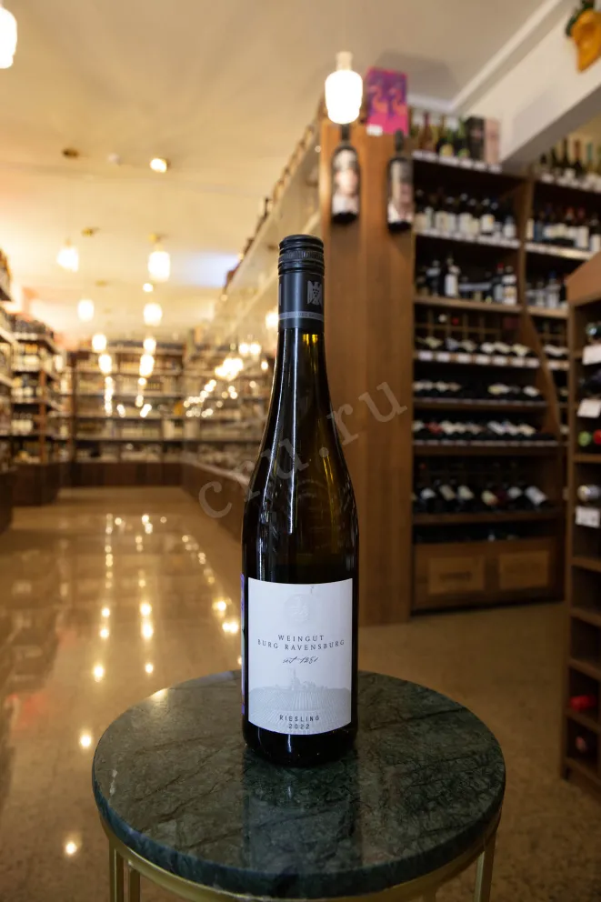 В магазине Крю Профи Burg Ravensburg Sulzfeld Riesling 2022 0.75 л