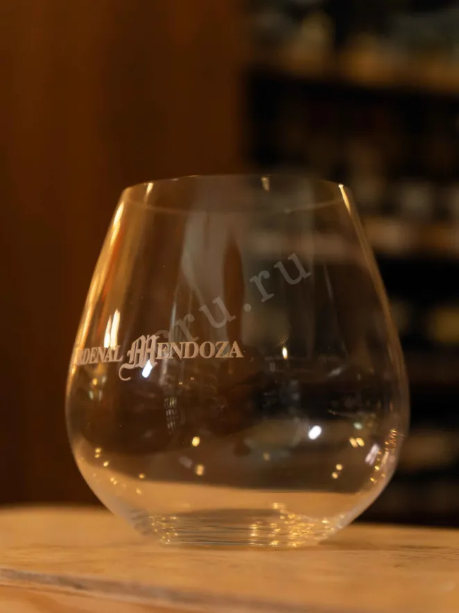 Бренди де Херес Sanchez Romate Cardenal Mendoza Carta Real Solera Gran Reserva gift box + glass  0.7 л