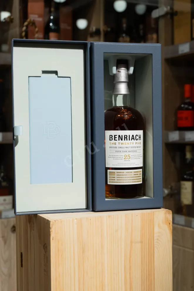 В магазине Крю Профи Benriach 25 years 0.7 л