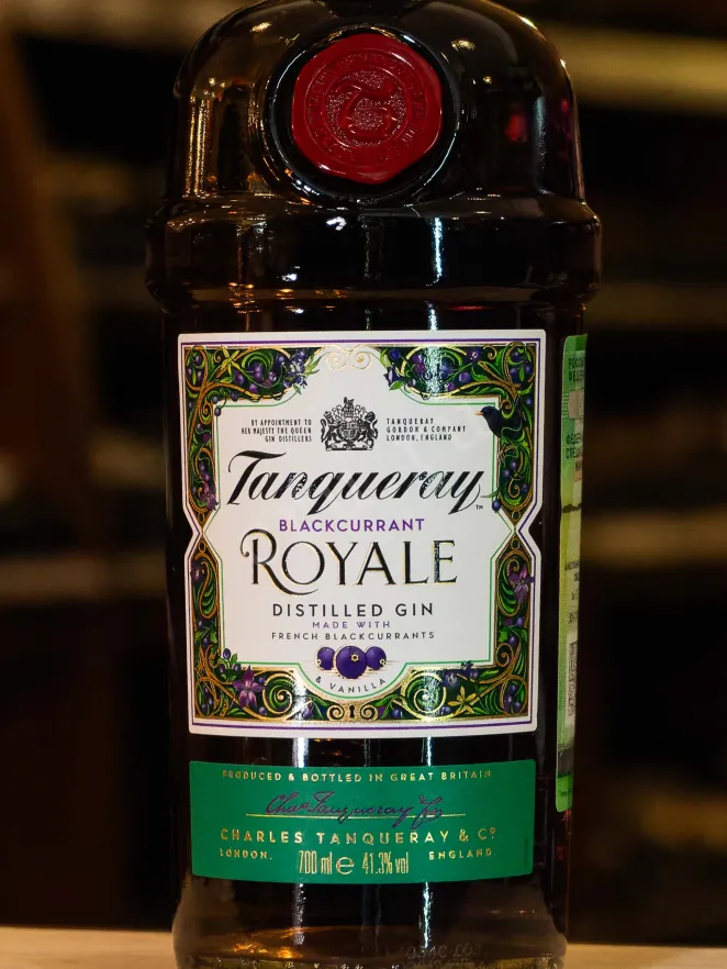 В магазине Крю Профи Tanqueray Blackcurrant Royale 0.7 л