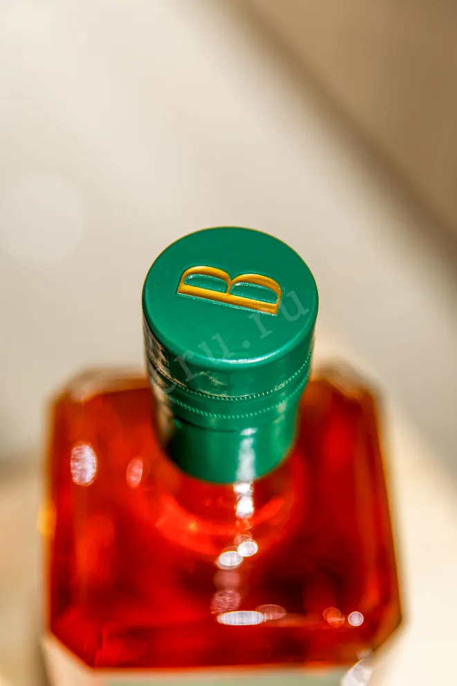 Пробка Bellevoye Triple Malt Finition Calvados in gift box 0.7 л