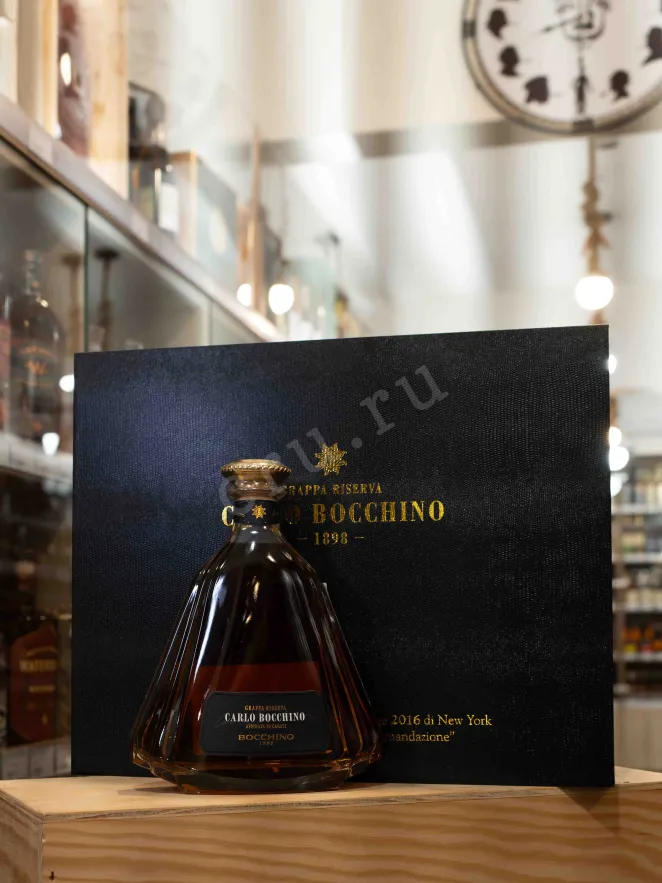 В магазине Крю Профи Carlo Bocchino Grappa Riserva gift box + 2 glasses 0.7 л