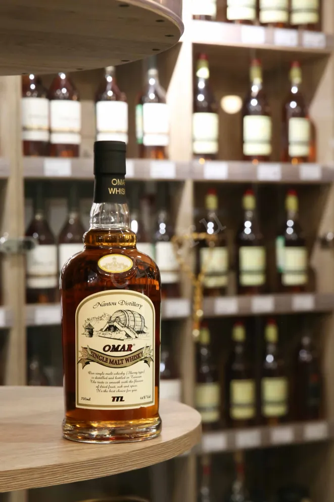 В магазине Крю Профи Omar Single Malt Cherry Type in tube 0.7 л