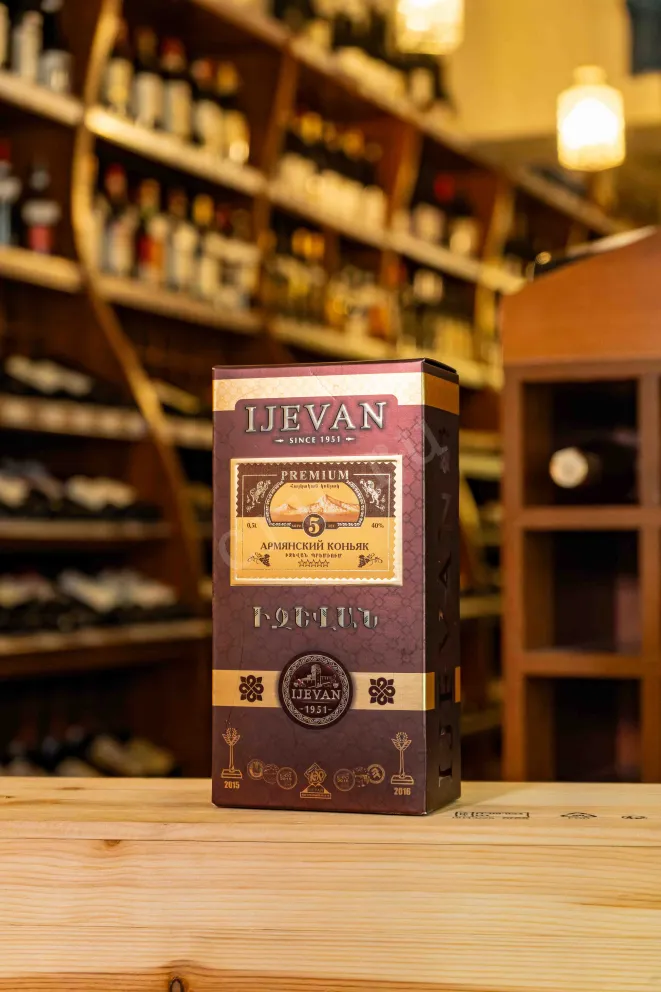 В магазине Крю Профи Ijevan Premium 5 Years Old in gift box 0.5 л
