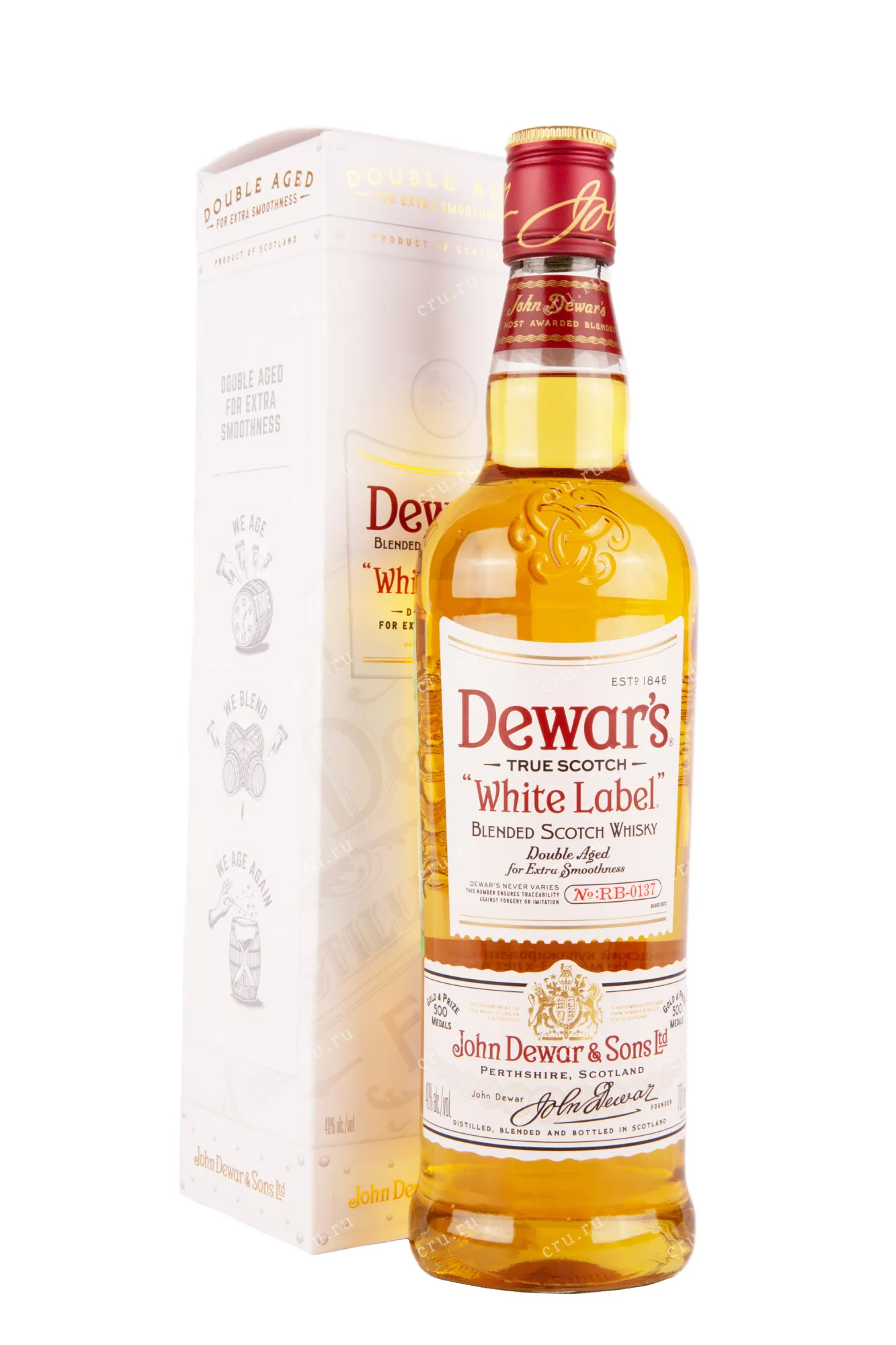 Фото — Виски Dewar's White Label gift box  0.7 л