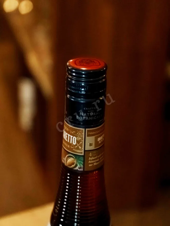 Пробка Bols Amaretto 0.7 л