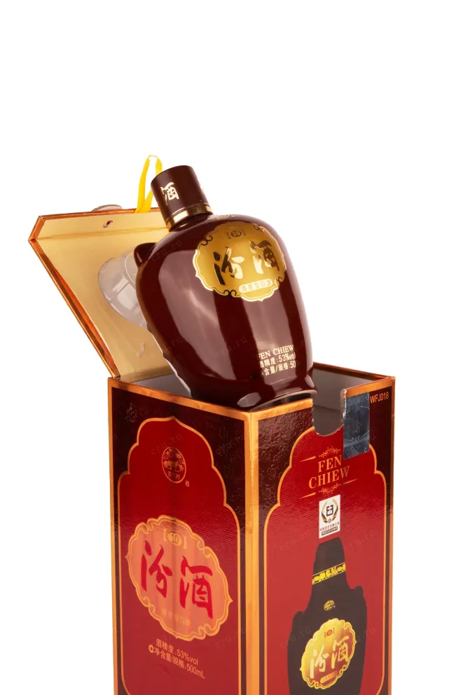 В подарочной коробке Fenjiu Laobai 0.5 л