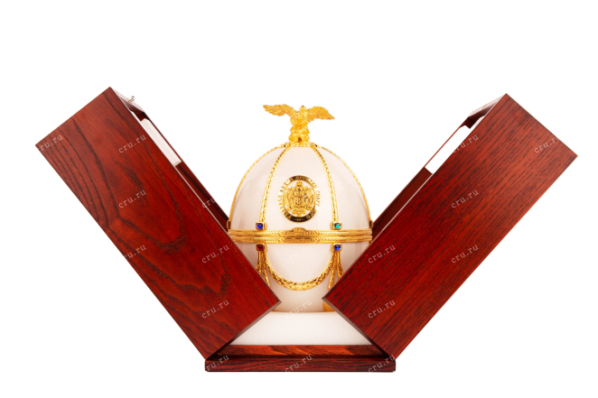 Водка Императорская Коллекция Супер Премиум Фаберже белый деревянная коробка 0.7 в подарочной коробке