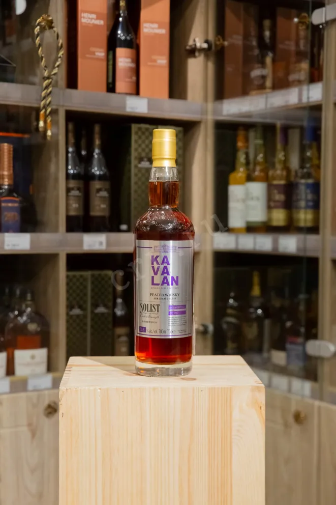В магазине Крю Профи Kavalan Solist Peated Single Malt Cask Strength gift box 0.7 л