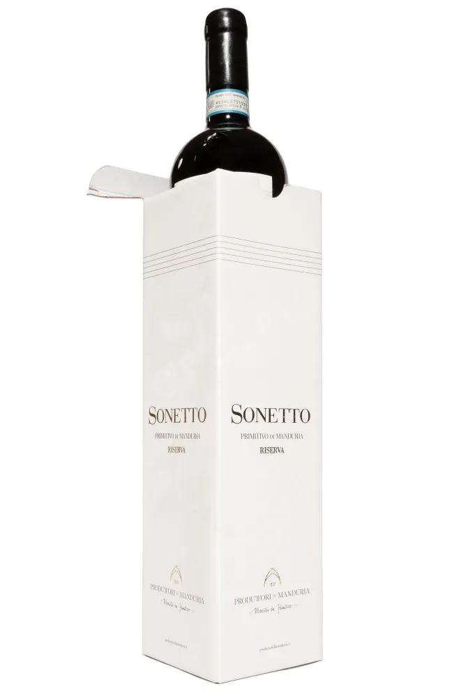 В подарочной коробке Produttori di Manduria Sonetto Riserva Primitivo di Manduria DOP gift box 2019 0.75 л