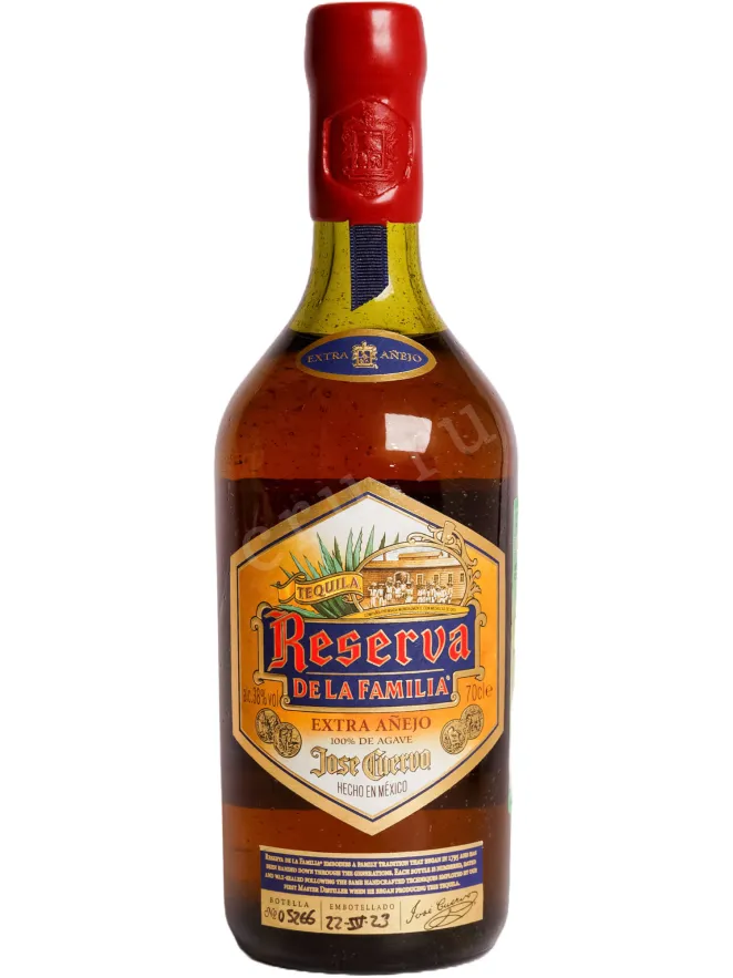 Текила Jose Cuervo Reserva de la Familia Extra Anejo  0.7 л