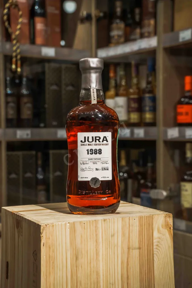 В магазине Крю Профи Jura 1988 0.7 л