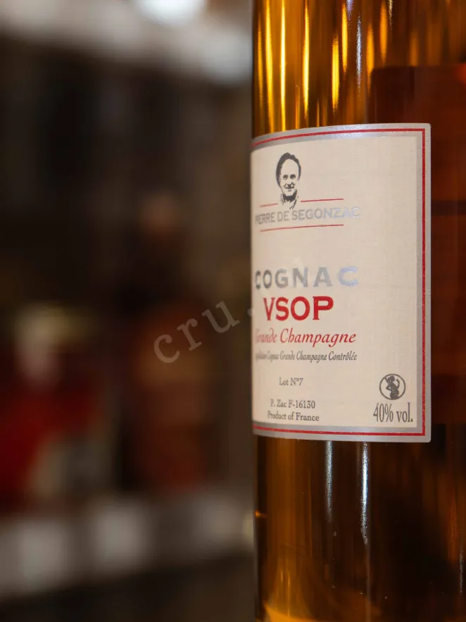 В магазине Крю Профи Pierre de Segonzac VSOP in gift box 0.7 л