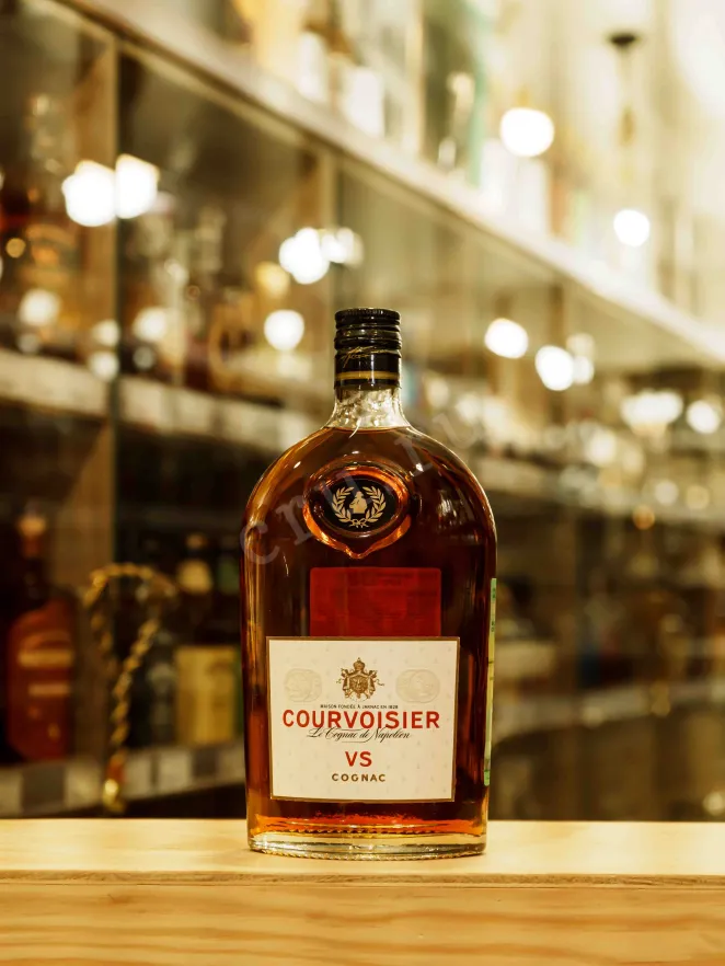 В магазине Крю Профи Courvoisier VS 0.5 л