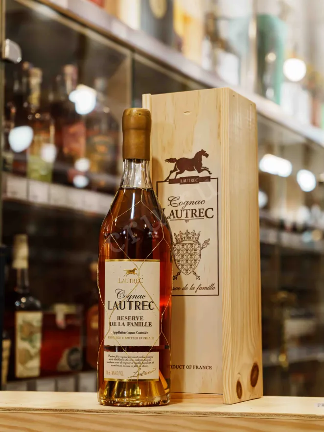 В магазине Крю Профи Lautrec Reserve de la Famille in wooden box 0.7 л