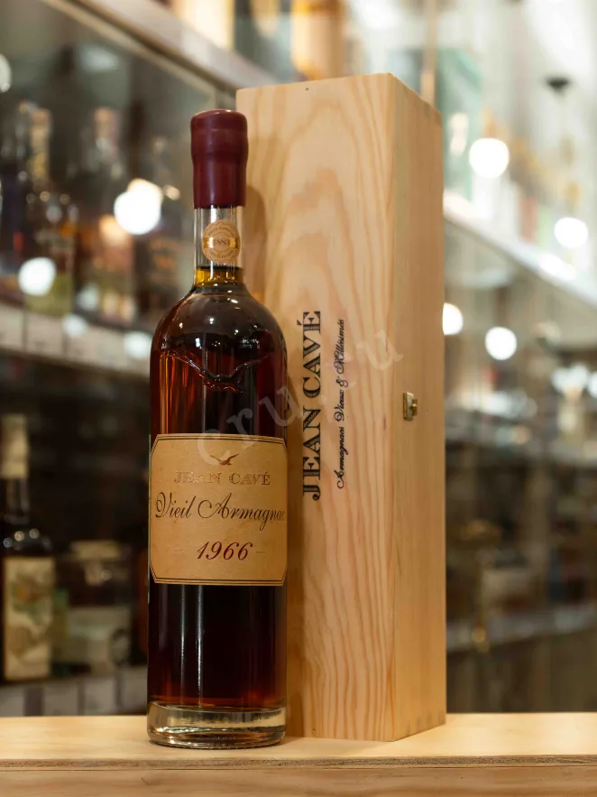 В магазине Крю Профи Jean Cave Vieil Armagnac AOC wooden box 1966 0.7 л