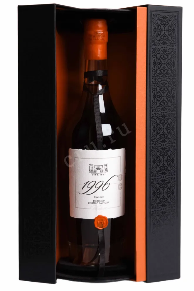 В подарочной коробке Derbend Vintage in gift box 1996 0.7 л