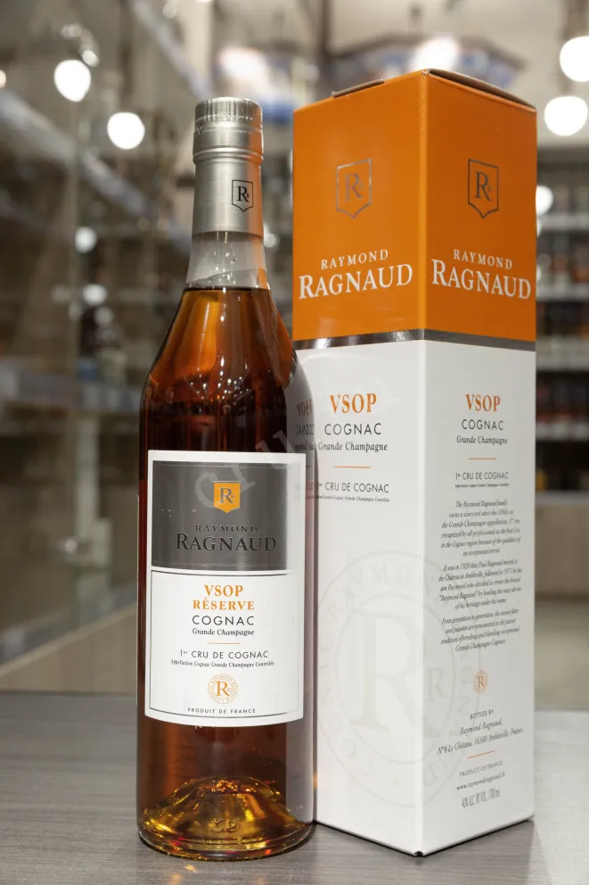 В магазине Крю Профи Raymond Ragnaud VSOP Reserve Grand Champagne 1er Cru De Cognac in gift box 0.7 л