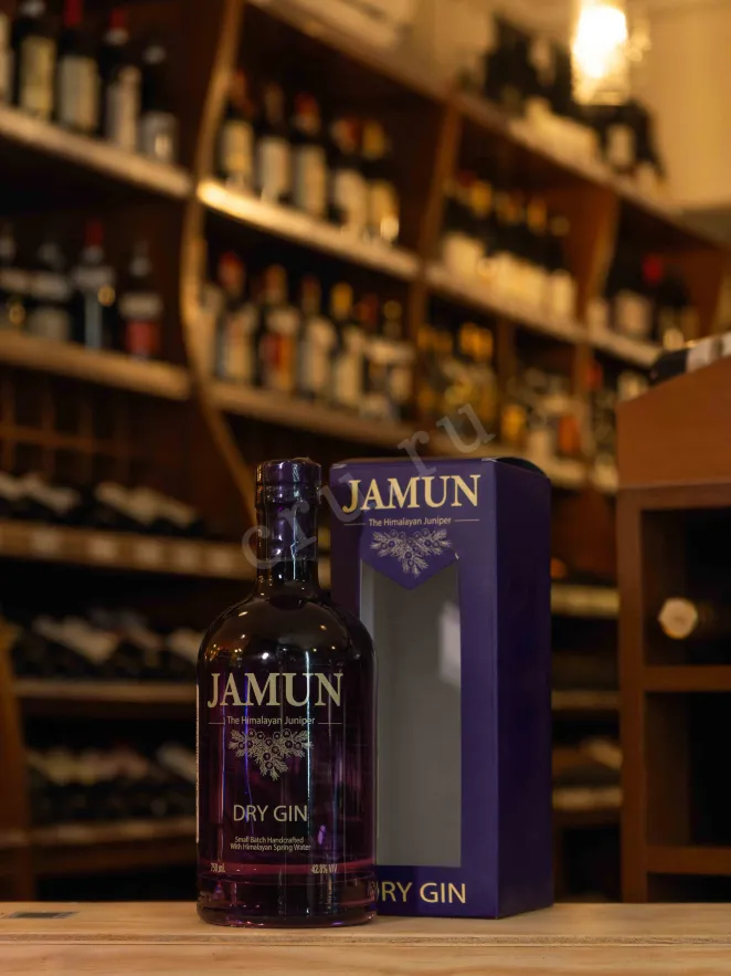 В магазине Крю Профи Jamun Dry in gift box 0.75 л