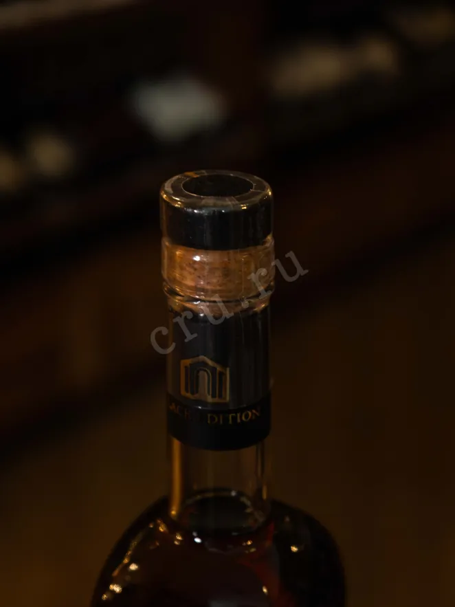 Пробка Boduen Black edition Extra Old 14 years in gift box 0.7 л