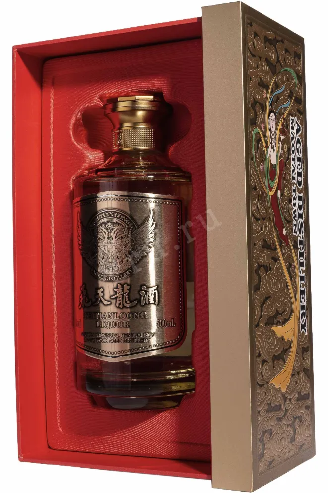 В подарочной коробке Feitian Loong Jiu Longyan in gift box 0.5 л