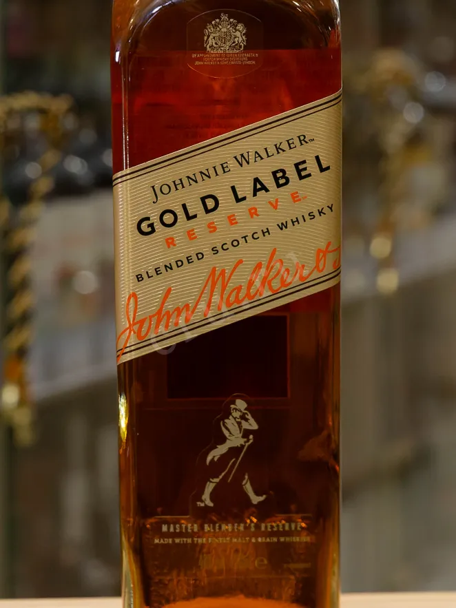 В магазине Крю Профи Johnnie Walker Gold Label Reserve 0.7 л