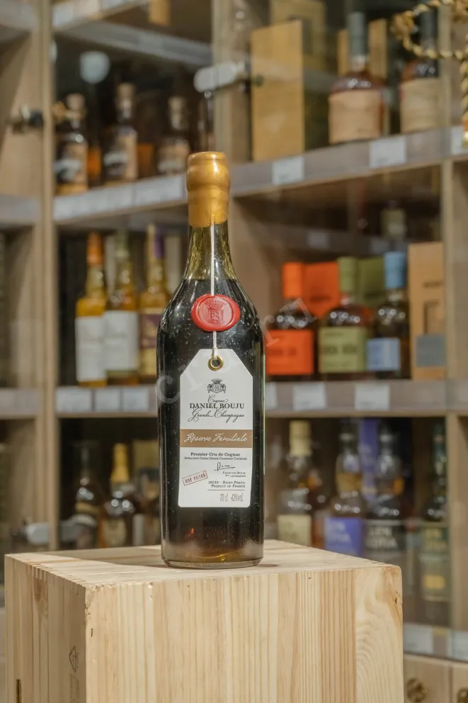 В магазине Крю Профи Daniel Bouju Reserve Familiale in wooden box 1946 0.7 л