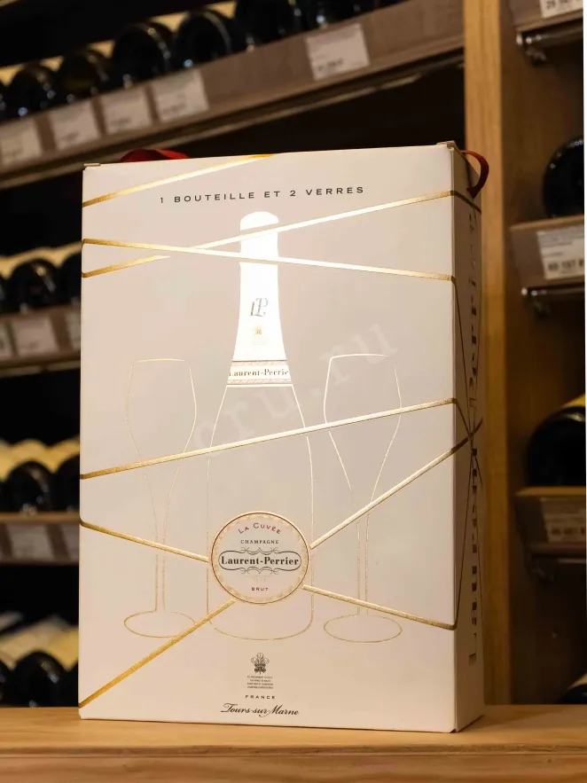 Игристое вино Laurent-Perrier Brut Cuvee gift box with 2 glasses 2018 0.75 л