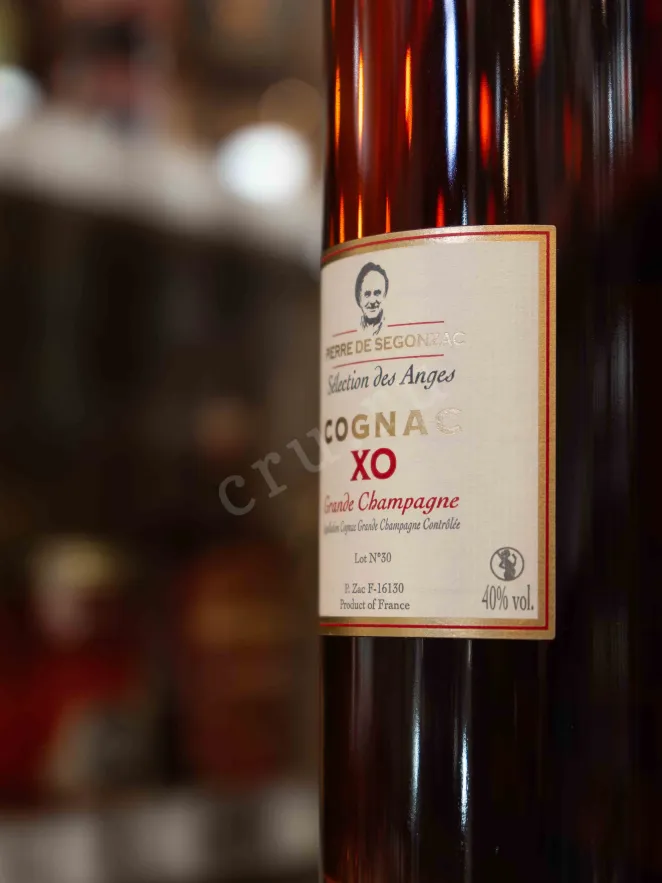 В магазине Крю Профи Pierre de Segonzac Selection des Anges XO in gift box 0.7 л