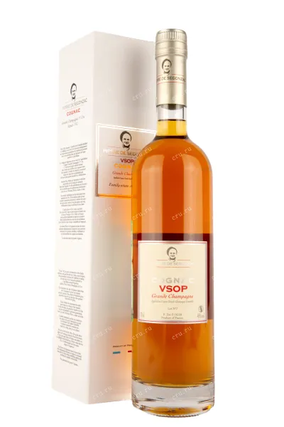 Коньяк Pierre de Segonzac VSOP in gift box  0.7 л