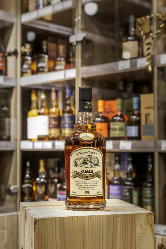 В магазине Крю Профи Omar Single Malt Cherry Type in tube 0.7 л