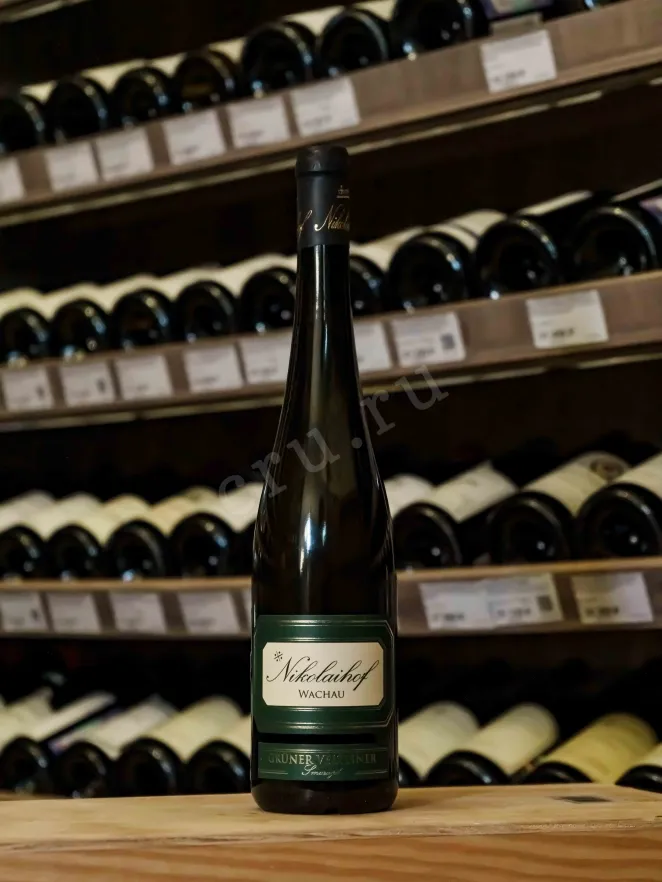 В магазине Крю Профи Nikolaihof Wachau Im Weingebirge Gruner Veltliner Smaragd 2017 0.75 л