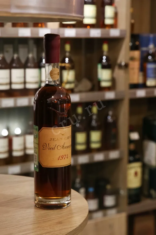 В магазине Крю Профи Jean Cave Vieil Armagnac AOC wooden box 1974 0.7 л