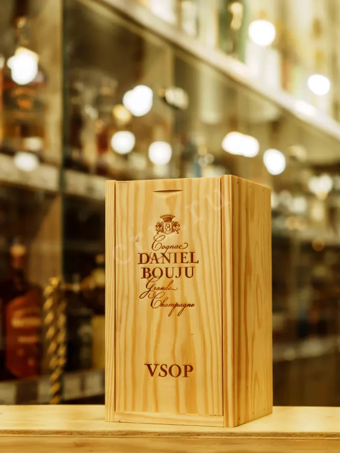 В магазине Крю Профи Daniel Bouju VSOP Carafe 0.7 л