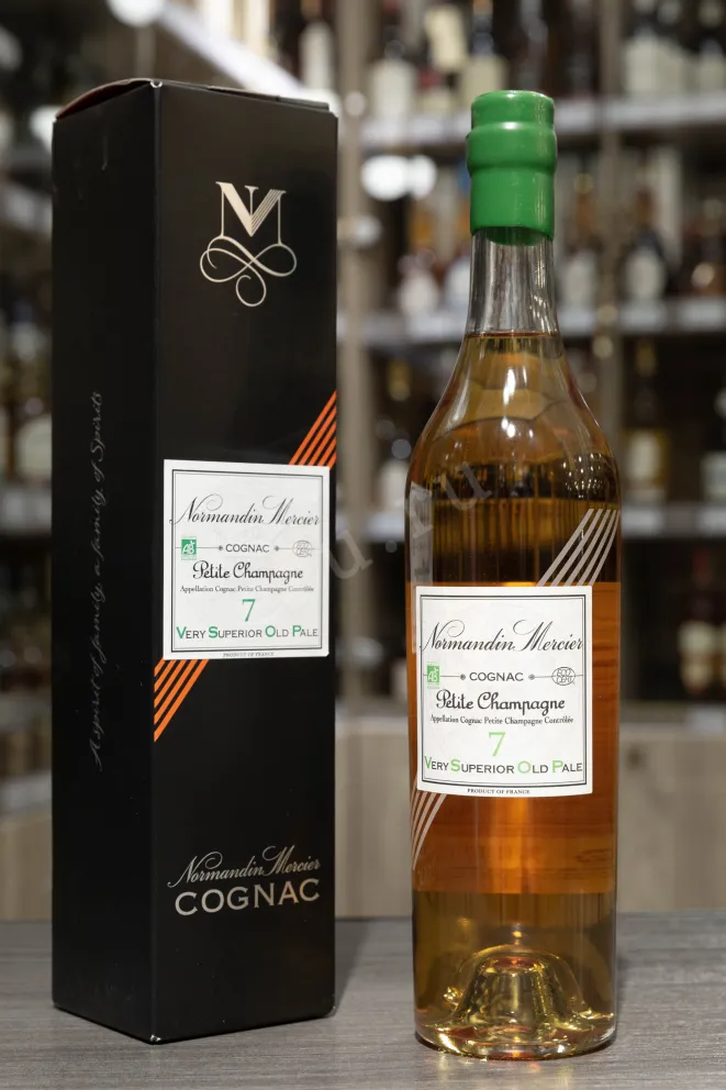 В магазине Крю Профи Normandin-Mercier Petite Champagne VSOP in gift box 0.7 л