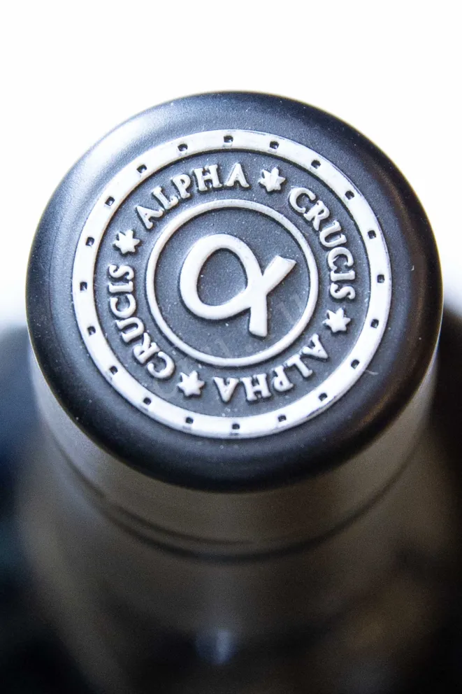 Пробка Alpha Crucis Titan Cabernet Sauvignon 2020 0.75 л