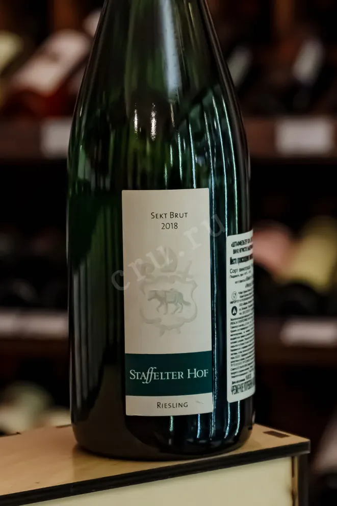 В магазине Крю Профи Staffelter Hof Riesling Sekt Brut 2018 0.75 л