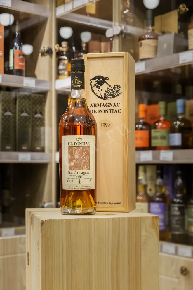 В магазине Крю Профи Bas-Armagnac De Pontiac wooden box 1999 0.7 л