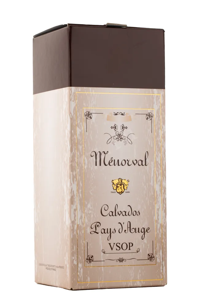 Подарочная коробка кальвадоса Менорвал VSOP 0.7