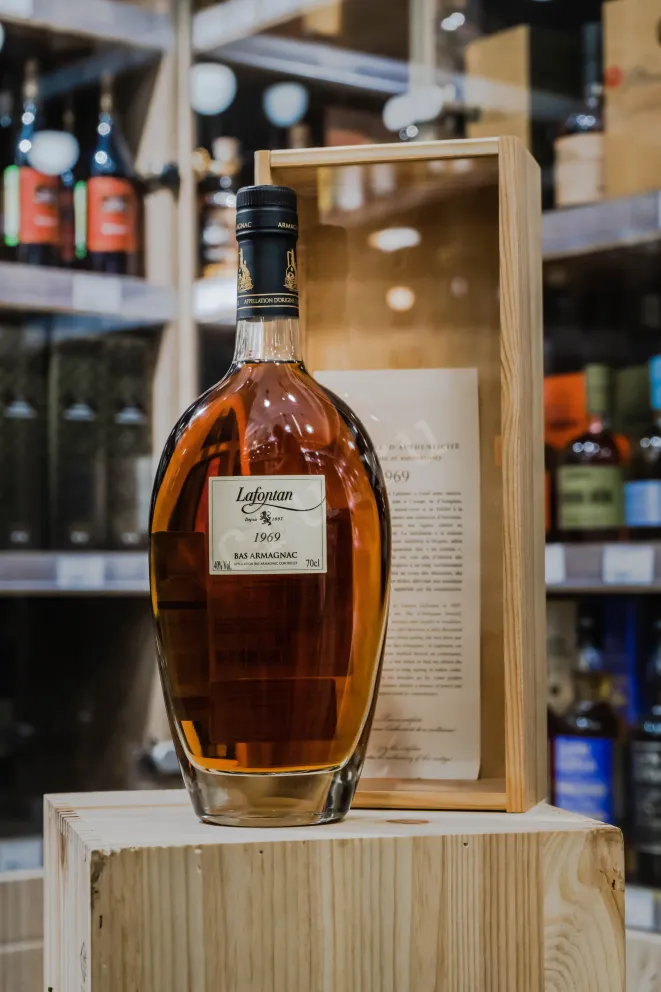 В магазине Крю Профи Lafontan 1969 0.7 л