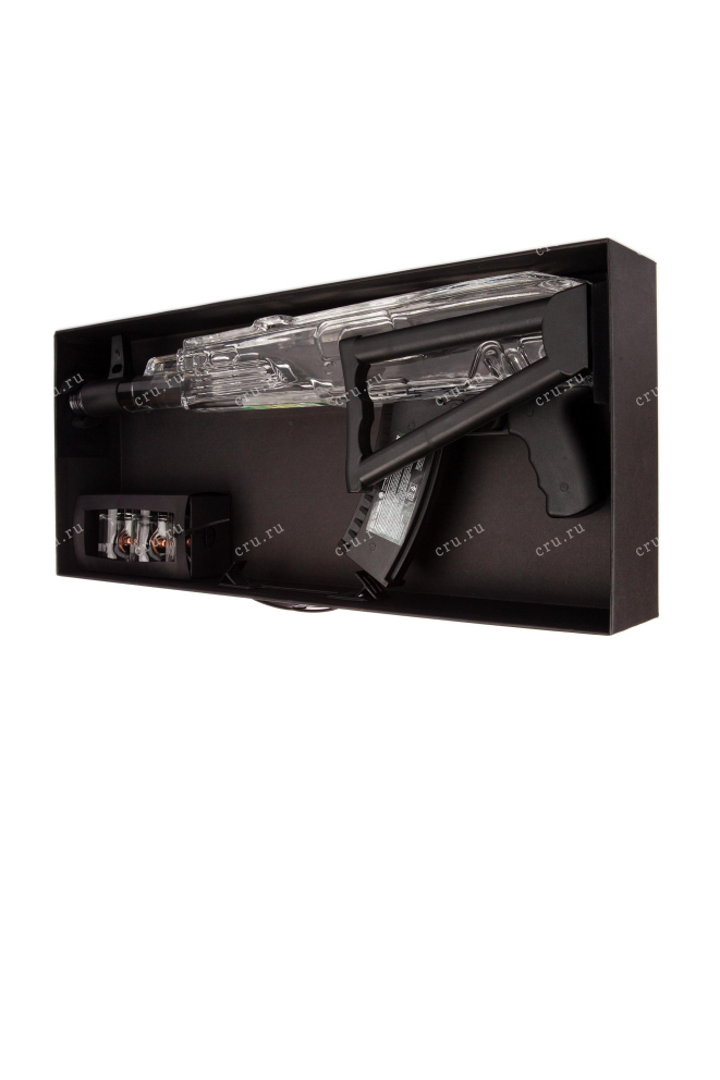 Бутылка водки Kalashnikov AK Standart (automat) 0.7 в подарочной упаковке с шотами